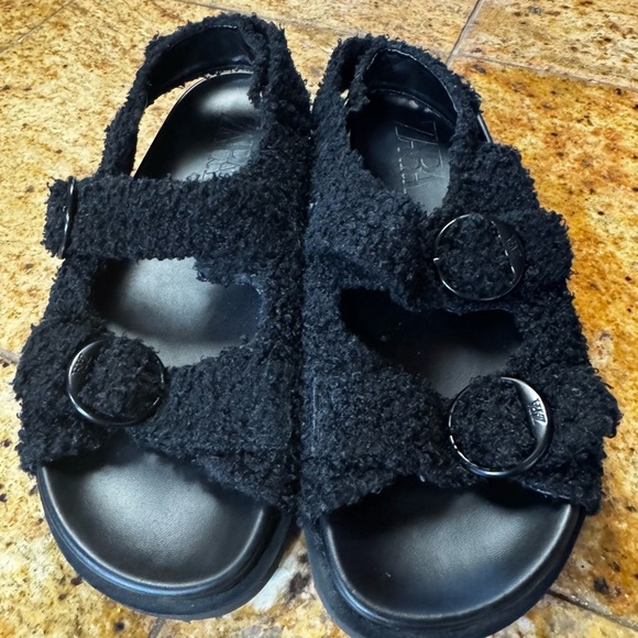 Zara Black Sherpa Fleece Double Buckle Sandals Women’s US 9/ EU 40 - Picture 2 of 10